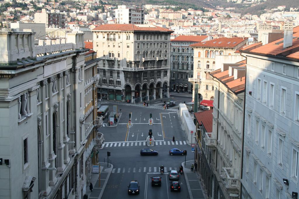 ترييستي B&B Piazza Goldoni المظهر الخارجي الصورة